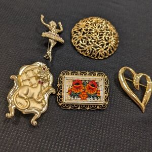 Elegant Gold Tone Brooches Set Of 5